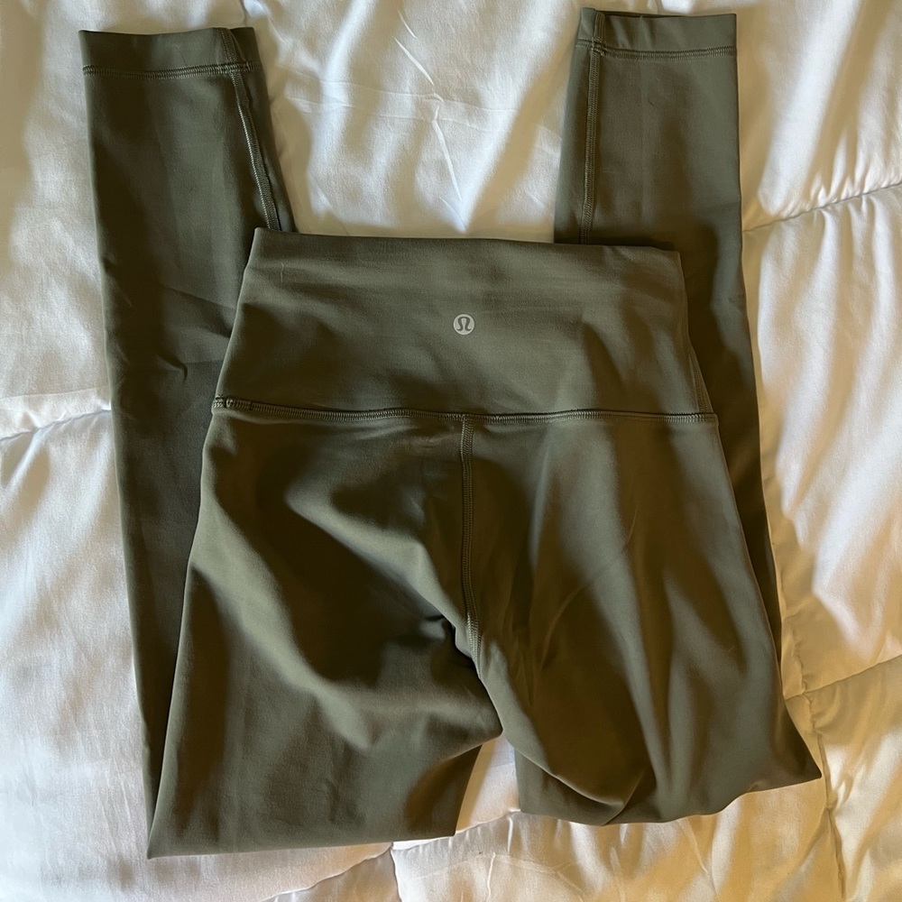 Lululemon Wunder Train sz 4